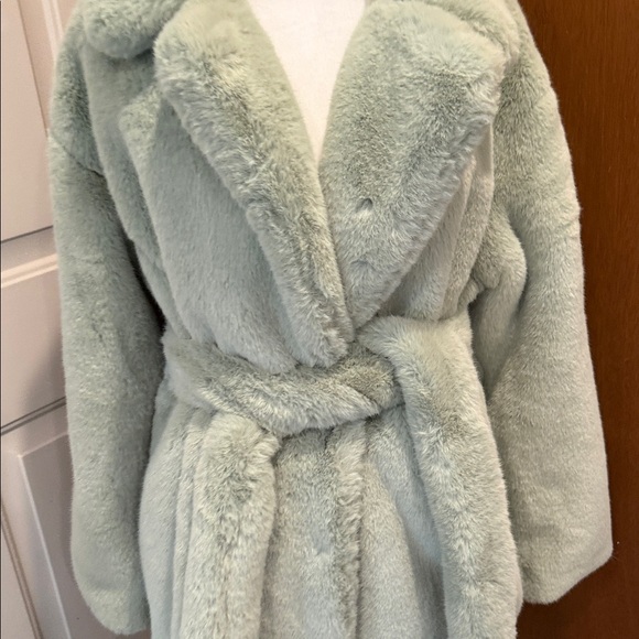 Women's Plush Mint Green Coat - Picture 6 of 9